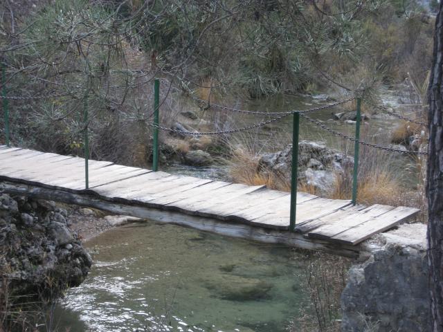 puente sobre rio