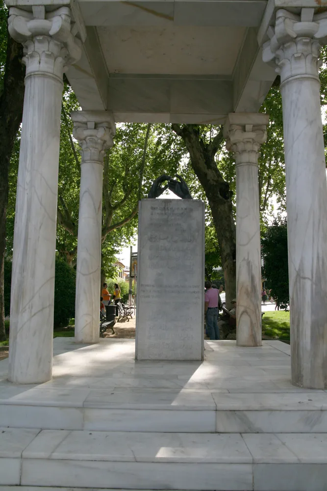 Monumento a los amantes