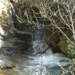 pequeña cascada