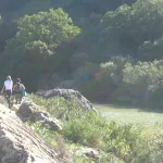 el camino, siempre junto al rio