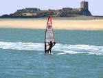 Windsurf frente al castillo de Sancti-Petri