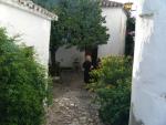 ancianas que cuidan el castillo