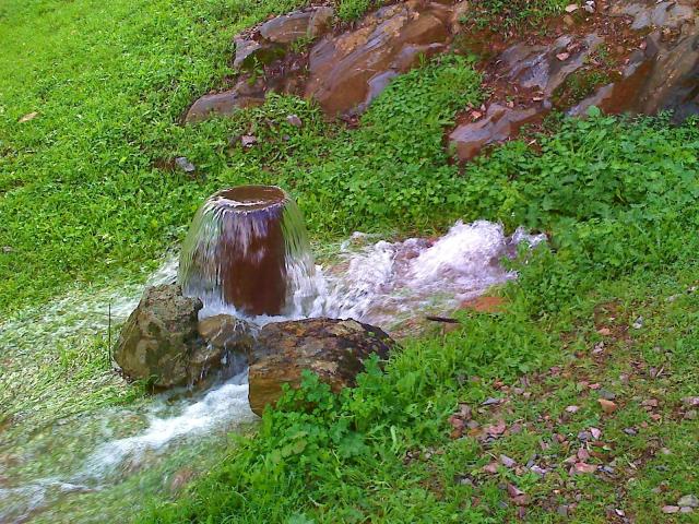 Fuente de La Jurdana en el camino del mismo nombre